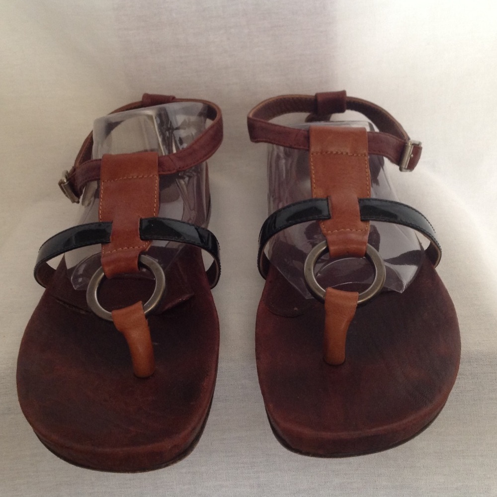 Marni Brown Leather, Black Patten Thong Sandal